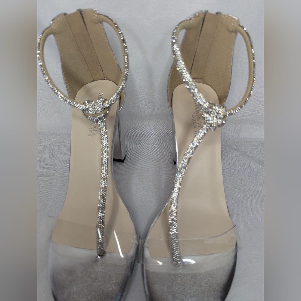 NWOB Benjamin Walk Touch Ups Sienna T-Strap Heeled Sandals Women's Size 7.5 - Picture 3 of 9